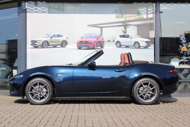 Mazda MX-5 1.5 SkyActiv-G 132 Kazari , Voorraadvoordeel ¤ 4.645,- , Gewrapped in de kleur Brittish Racing Green Gloss, Nieuwe Auto, Direct Leverbaar!