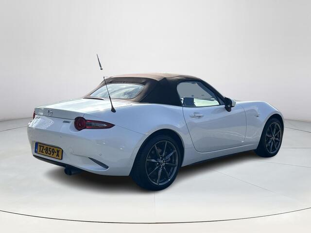 Mazda MX-5 2.0 SkyActiv-G 184 Chairo |De Mazda MX-5 Chairo was een speciale uitvoering die in 2019 werd uitgebracht, Het betrof een gelimiteerde reeks| Navigatiesysteem|Bosse| Climate control|