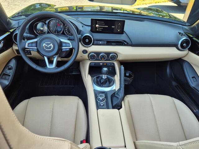 Mazda MX-5 SKYACTIV -G 1.5 132 6MT RWD KAZARI / Demo