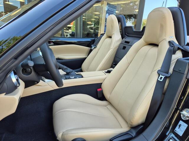 Mazda MX-5 SKYACTIV -G 1.5 132 6MT RWD KAZARI / Demo