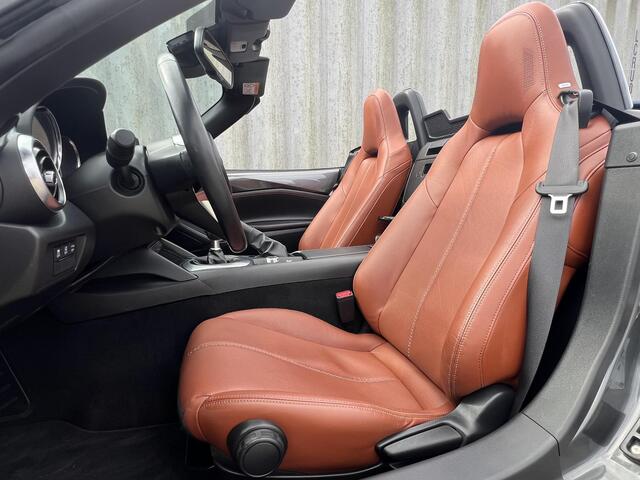 Mazda MX-5 2.0 SkyActiv-G 184 Luxury | Cruise Control | Apple Carplay / Android Auto | Navigatie Systeem | BOSE Premium Audio | Stoel Verwarming | Sportuitlaat | LED-Verlichting | 17 Inch Velgen |