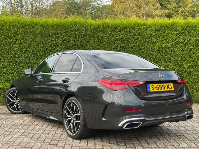 Mercedes-Benz 200 AMG Line / Elektrische Trekhaak / Adaptive Cruise Control / 360