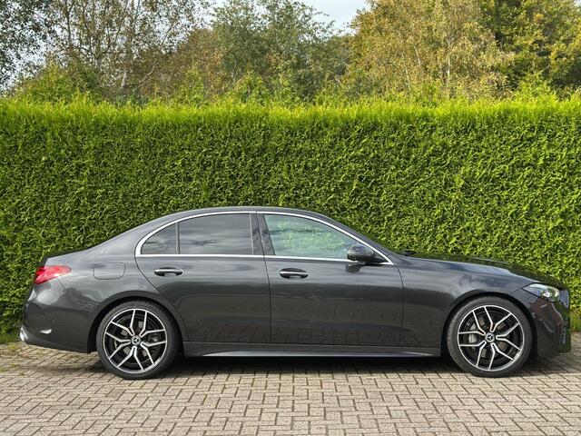 Mercedes-Benz 200 AMG Line / Elektrische Trekhaak / Adaptive Cruise Control / 360