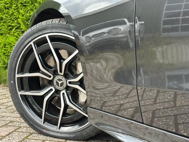 Mercedes-Benz 200 AMG Line / Elektrische Trekhaak / Adaptive Cruise Control / 360