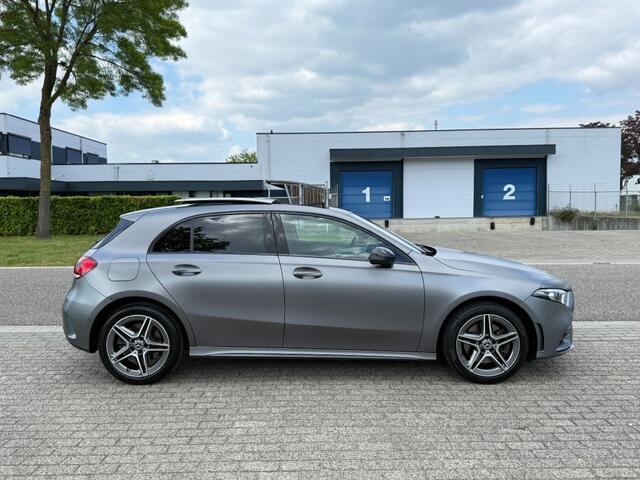 Mercedes-Benz 250 250e AMG Matgrijs Distronic Plus