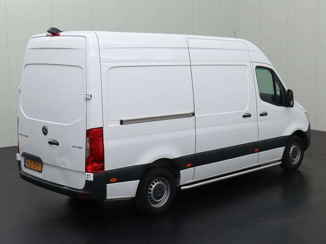 Mercedes-Benz 311 CDI Sprinter L2H2 Werkplaatsinrichting | Oprijplaat | Airco | Camera | Mbux Multimedia