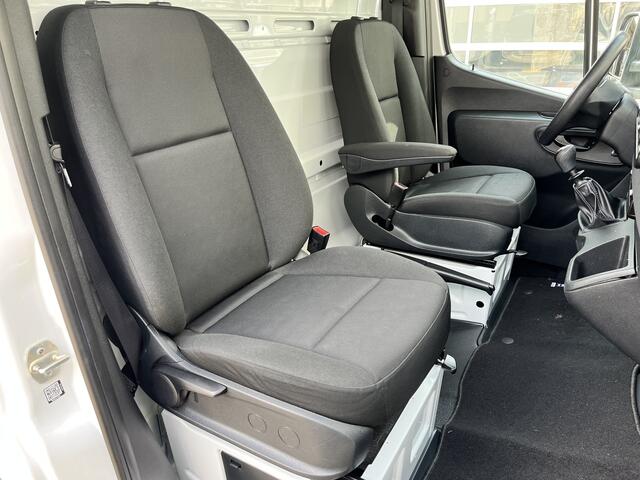 Mercedes-Benz 311 CDI Sprinter 2.2 MARGE BTW / BPM VRIJ!! Bakwagen 750kg laadklep zijdeur Airco cruise controle Telefoonverbinding Navigatiesysteem Apple carplay Camera 2-Persoons bakwagen verhuiswagen Meubelbak euro 6