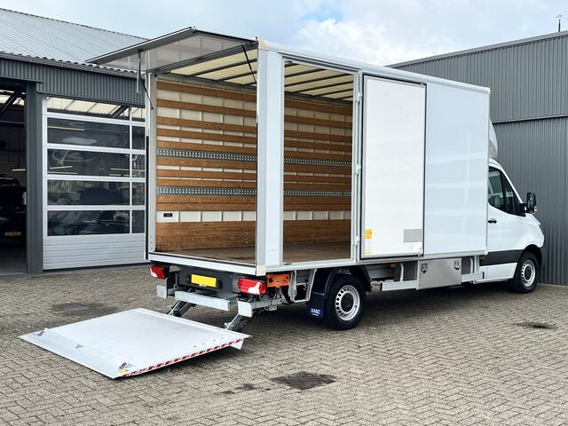 Mercedes-Benz 311 CDI Sprinter 2.2 MARGE BTW / BPM VRIJ!! Bakwagen 750kg laadklep zijdeur Airco cruise controle Telefoonverbinding Navigatiesysteem Apple carplay 2-Persoons bakwagen verhuiswagen Meubelbak euro 6