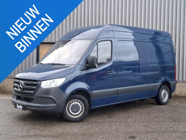 Mercedes-Benz 311 CDI Sprinter GB L2 FWD Functional 3.5T / AIRCO / CAMERA / 3 ZITS / DEALER ONDERHOUDEN / NAVI