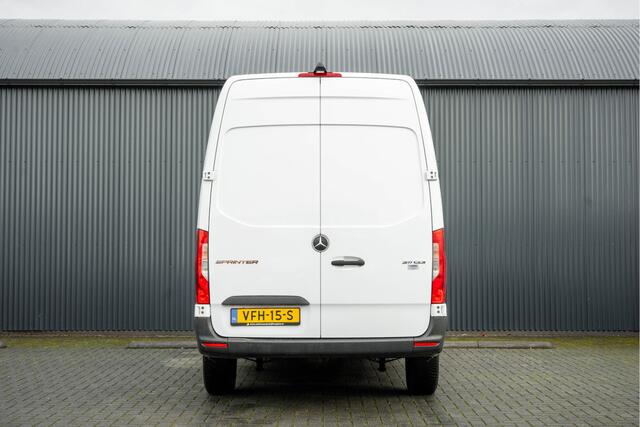Mercedes-Benz 311 CDI Sprinter L2H2 | Volledig Ingericht | Mbux | Camera | Navi | Climatronic