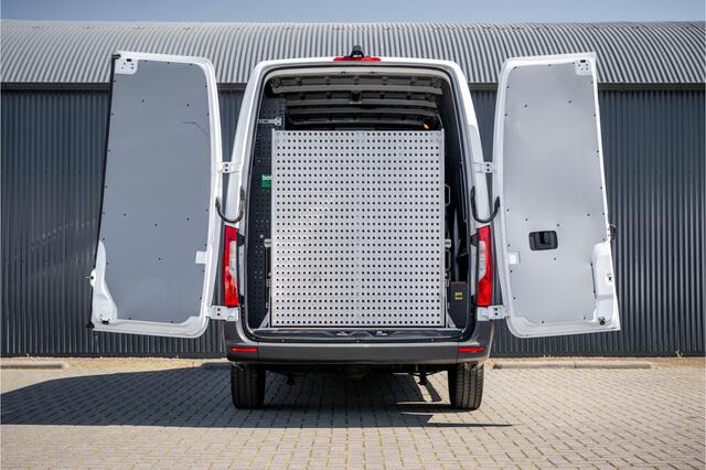 Mercedes-Benz 311 CDI Sprinter L2H2 | Volledig Ingericht | Mbux | Camera | Navi | Climatronic