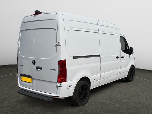 Mercedes-Benz 311 CDI Sprinter 2.2 L2 H2 AMG Night Edition Aut- Design Leder, Carplay, Android Auto, Camera, 3200kg Trekgewicht