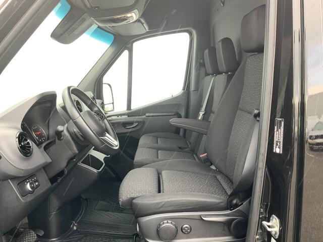 Mercedes-Benz 311 CDI Sprinter 1.9 L2H2 Automaat Airco Cruise Navi Camera 3 Zits Trekhaak 2000 kg & Opstap Euro 6