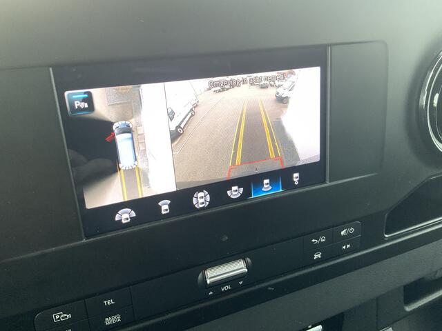 Mercedes-Benz 311 CDI Sprinter 1.9 L2H2 Automaat Airco Cruise Navi Camera 3 Zits Trekhaak 2000 kg & Opstap Euro 6