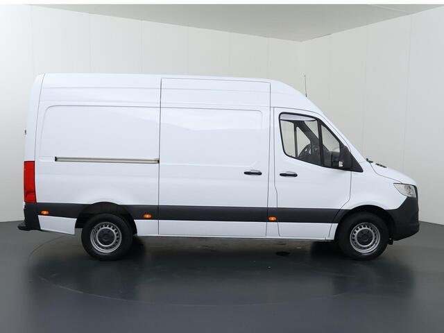 Mercedes-Benz 311 CDI Sprinter L2 H2 RWD