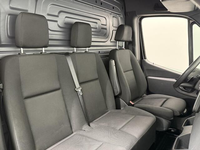 Mercedes-Benz 311 CDI Sprinter 1.9 L3H2 RWD Navigatie Apple carplay/android Airco Camera Trekhaak 3-zits
