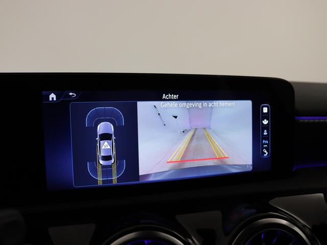 Mercedes-Benz A-KLASSE 250 e Star Edition Luxury Line | Trekhaak | Dodehoekassistent | KEYLESS GO-comfortpakket | Parkeerpakket met achteruitrijcamera | Extra USB-poorten | Sfeerverlichting | Draadloos oplaadsysteem voor Smartphone |