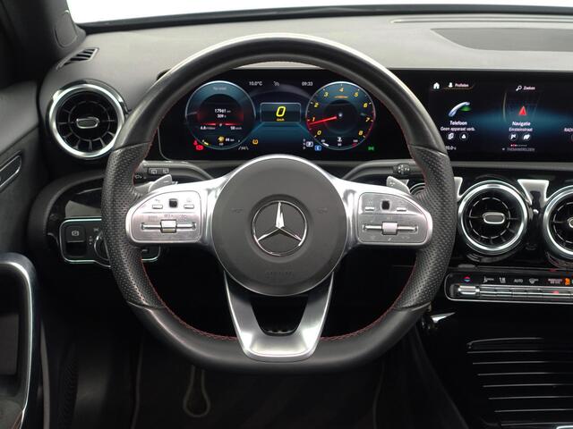 Mercedes-Benz A-KLASSE 180 AMG Street Style Edition - Panoramadak I Aero Package I Xenon Led I Alcantara Sport Interieur