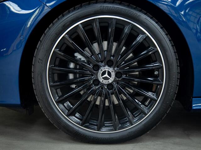 Mercedes-Benz A-KLASSE 180 AMG Line Panorama dak