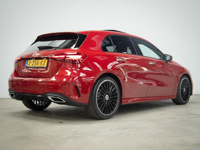 Mercedes-Benz A-KLASSE 180 AMG Line Panorama dak