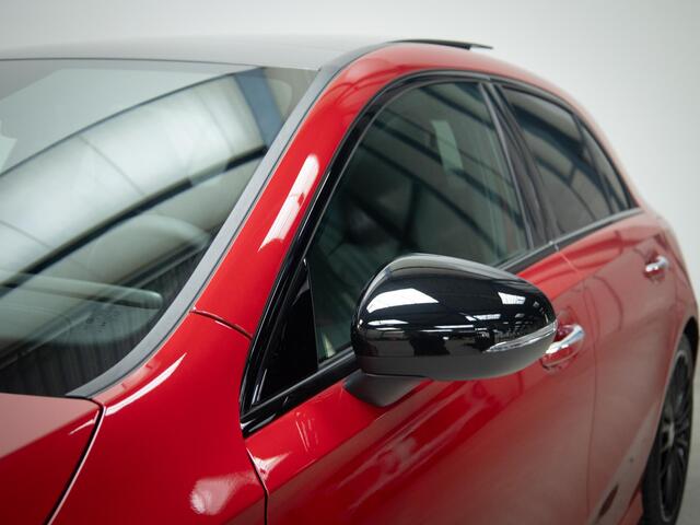 Mercedes-Benz A-KLASSE 180 AMG Line Panorama dak