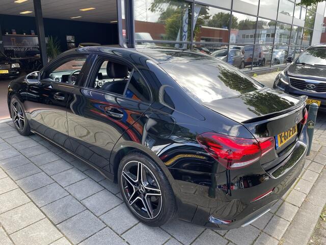 Mercedes-Benz A-KLASSE 180 Premium Plus