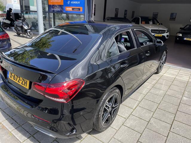 Mercedes-Benz A-KLASSE 180 Premium Plus