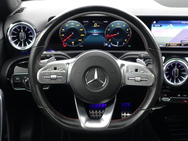 Mercedes-Benz A-KLASSE 180 AMG Night Edition Aut- Panodak I Sfeerverlichting I Xenon Led I Camera I Sport Interieur