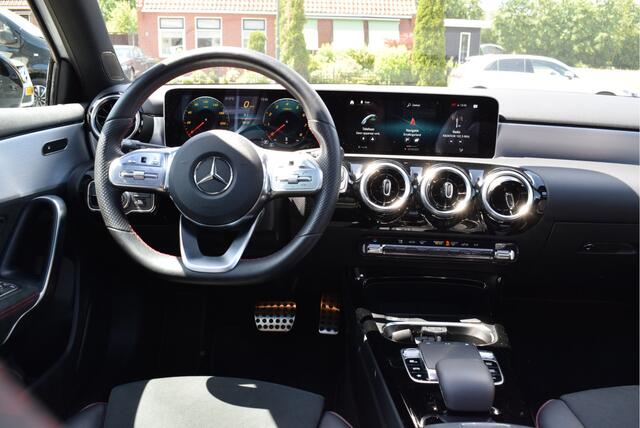Mercedes-Benz A-KLASSE 220 Premium Plus AMG Nicht-pakket Panoramadak
