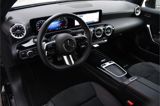Mercedes-Benz A-KLASSE 180 AMG Line