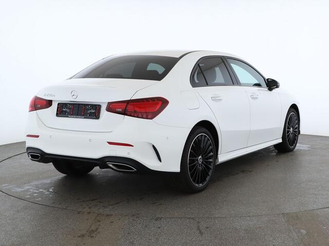 Mercedes-Benz A-KLASSE 250 e AMG Plug-In Hybride | AMG Line Advanced Plus | 19 Inch AMG Velgen | Night Pakket | Mutibeam LED koplampen | Inclusief 24 maanden Mercedes-Benz Certified garantie voor Europa.