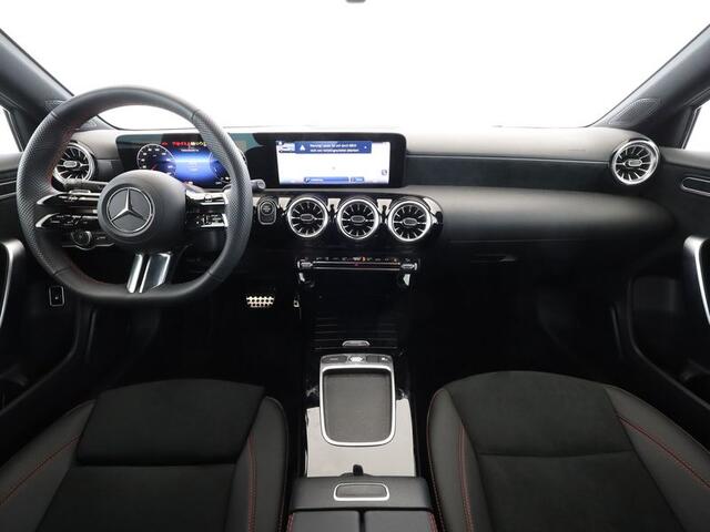 Mercedes-Benz A-KLASSE 250 e AMG Plug-In Hybride | AMG Line Advanced Plus | 19 Inch AMG Velgen | Night Pakket | Mutibeam LED koplampen | Inclusief 24 maanden Mercedes-Benz Certified garantie voor Europa.
