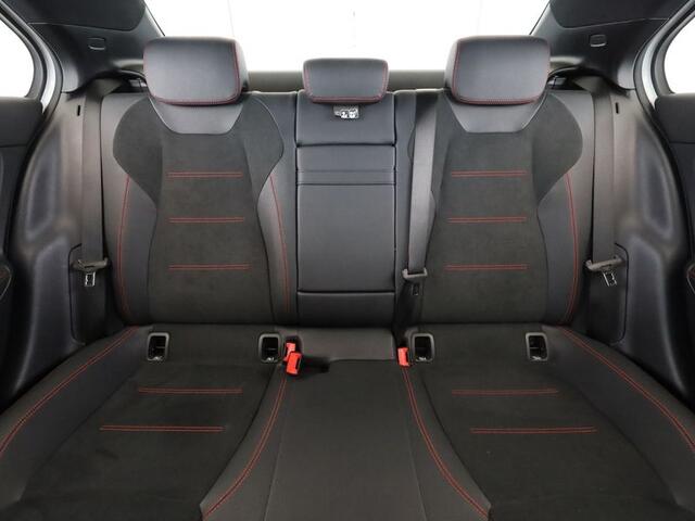Mercedes-Benz A-KLASSE 250 e AMG Plug-In Hybride | AMG Line Advanced Plus | 19 Inch AMG Velgen | Night Pakket | Mutibeam LED koplampen | Inclusief 24 maanden Mercedes-Benz Certified garantie voor Europa.