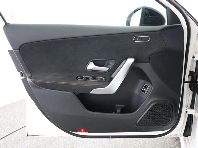 Mercedes-Benz A-KLASSE 250 e AMG Plug-In Hybride | AMG Line Advanced Plus | 19 Inch AMG Velgen | Night Pakket | Mutibeam LED koplampen | Inclusief 24 maanden Mercedes-Benz Certified garantie voor Europa.