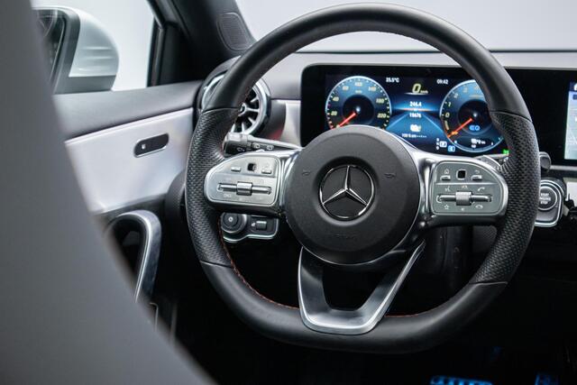 Mercedes-Benz A-KLASSE 250 e AMG Line