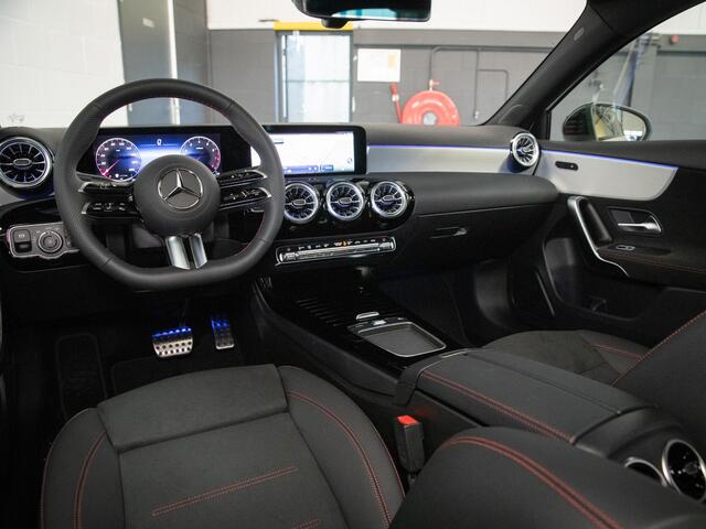 Mercedes-Benz A-KLASSE 180 AMG Line