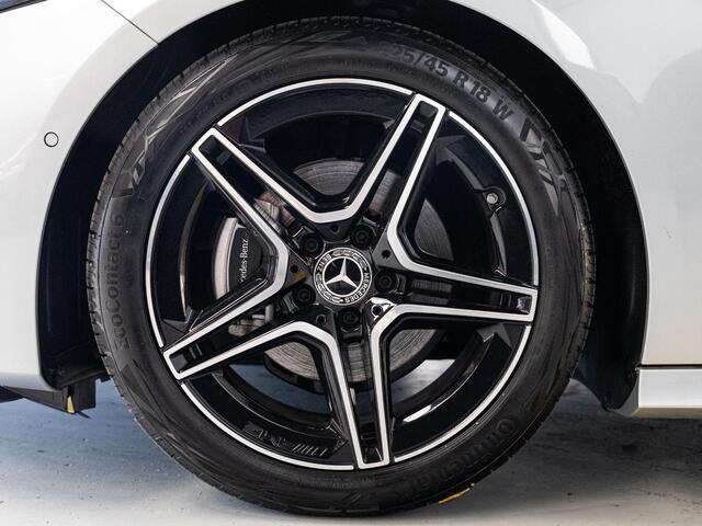 Mercedes-Benz A-KLASSE 180 AMG Line Panorama dak