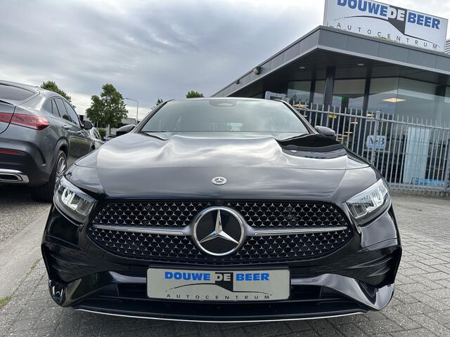 Mercedes-Benz A-KLASSE 200 AMG Line Facelift sfeerverlichting|Distronic