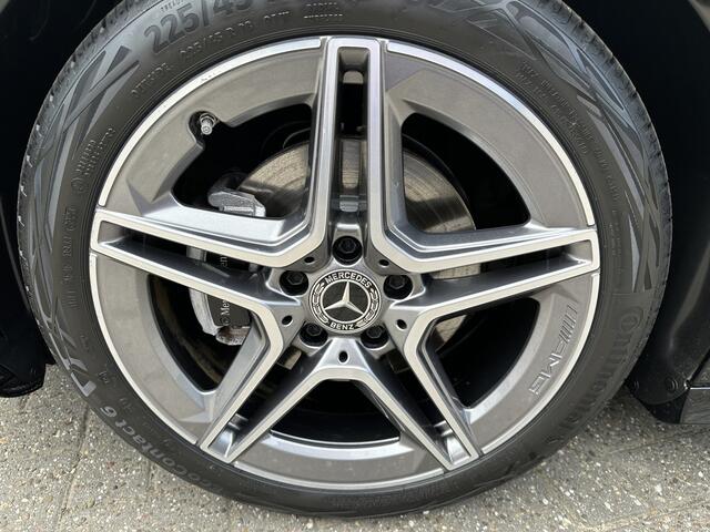 Mercedes-Benz A-KLASSE 200 AMG Line Facelift sfeerverlichting|Distronic