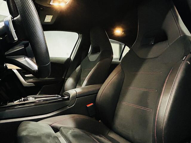 Mercedes-Benz A-KLASSE 180 AMG // Multibeam LED // Sfeerverlichting // Adaptief Onderstel // 19" Velgen // Nightpakket // Keyless Entry // Apple Carplay // Android Auto