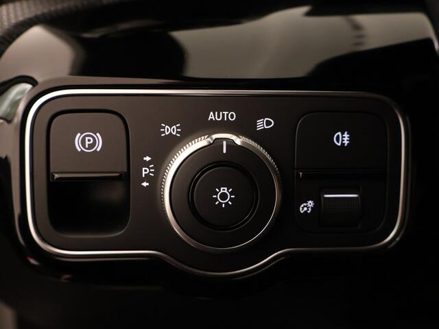 Mercedes-Benz A-KLASSE 180 Star Edition | Dodehoekassistent | Parkeerpakket met achteruitrijcamera | Spiegelpakket | Extra USB-poorten | High-performance led-koplampen | Verwarmde stoelen vooraan |