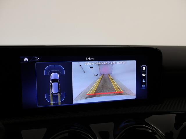 Mercedes-Benz A-KLASSE 180 Star Edition | Dodehoekassistent | Parkeerpakket met achteruitrijcamera | Spiegelpakket | Extra USB-poorten | High-performance led-koplampen | Verwarmde stoelen vooraan |