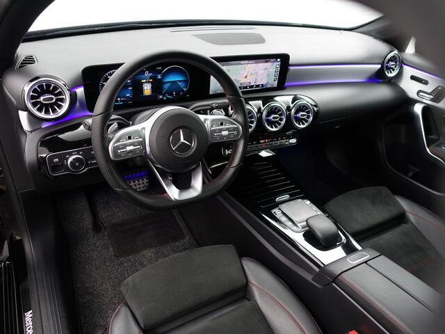 Mercedes-Benz A-KLASSE 180 d AMG Night Edition Aut- Panodak, Sfeerverlichting, Memory Seats, Zitcomfort, Camera, Xenon Led