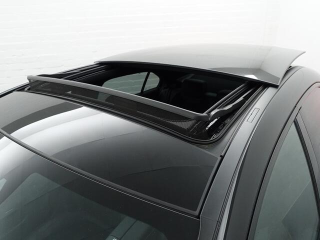 Mercedes-Benz A-KLASSE 180 d AMG Night Edition Aut- Panodak, Sfeerverlichting, Memory Seats, Zitcomfort, Camera, Xenon Led