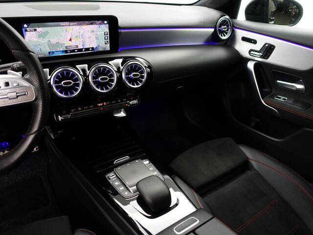 Mercedes-Benz A-KLASSE 180 d AMG Night Edition Aut- Panodak, Sfeerverlichting, Memory Seats, Zitcomfort, Camera, Xenon Led