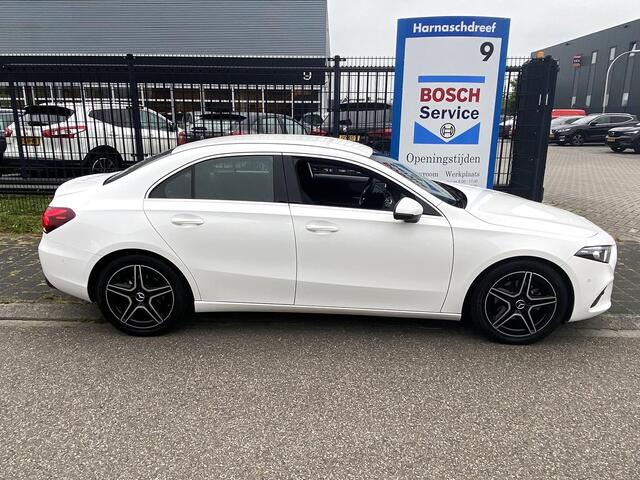 Mercedes-Benz A-KLASSE A200 163pk Limousine 7G DCT-automaat Launch Edition NL-auto met o.a. 18" AMG velgen, wide-screen dash, camera, LED, navi, CarPlay, etc., etc.