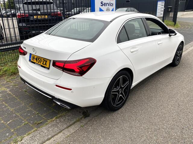 Mercedes-Benz A-KLASSE A200 163pk Limousine 7G DCT-automaat Launch Edition NL-auto met o.a. 18" AMG velgen, wide-screen dash, camera, LED, navi, CarPlay, etc., etc.