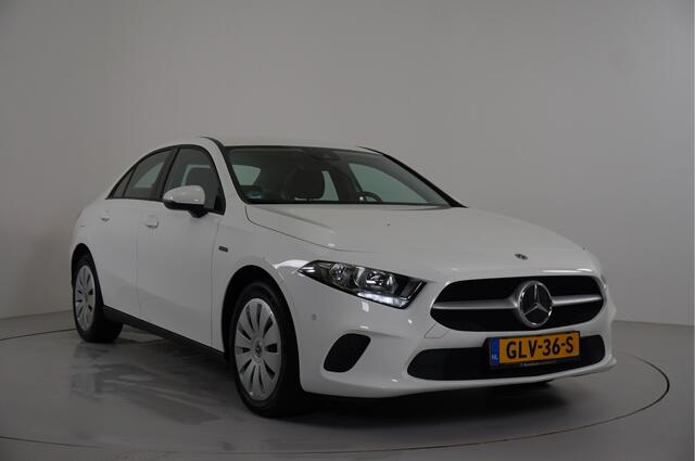 Mercedes-Benz A-KLASSE 250 e | Camera | Navigatie | Cruise | Stl. verw. |