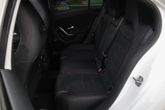 Mercedes-Benz A-KLASSE 200 AMG Line , Pano dak, Virtual cockpit,