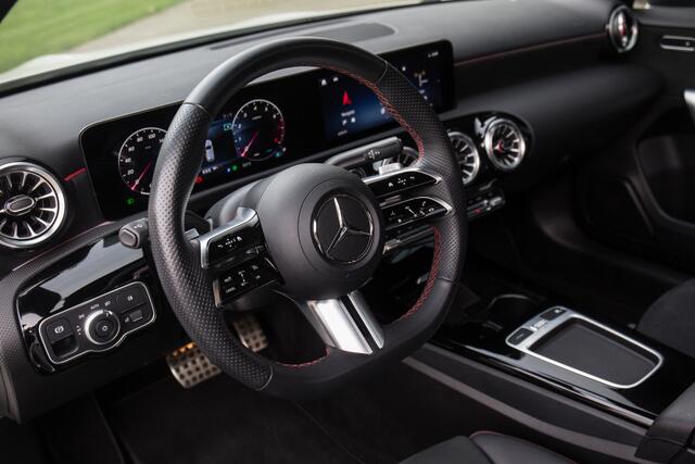 Mercedes-Benz A-KLASSE 200 AMG Line , Pano dak, Virtual cockpit,
